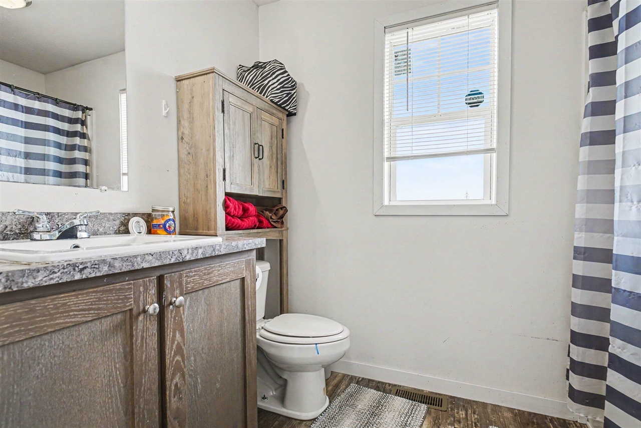 1558 W Shawnee Property Photo 8