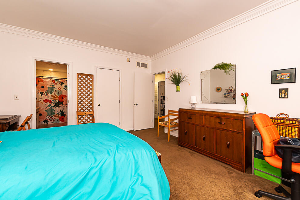 4040 Greenleaf Circle Property Photo 16