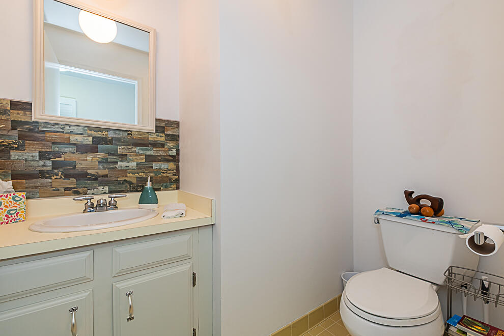 4040 Greenleaf Circle Property Photo 18