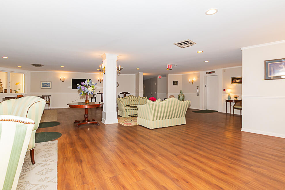 4040 Greenleaf Circle Property Photo 24