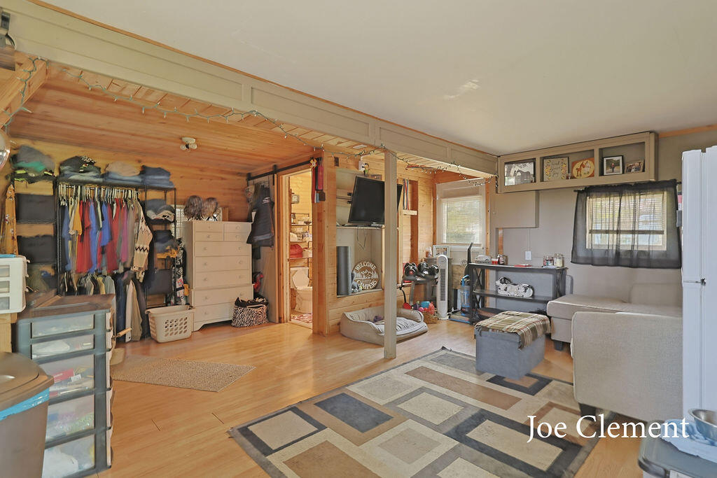 5708 E 52nd Street Property Photo 32