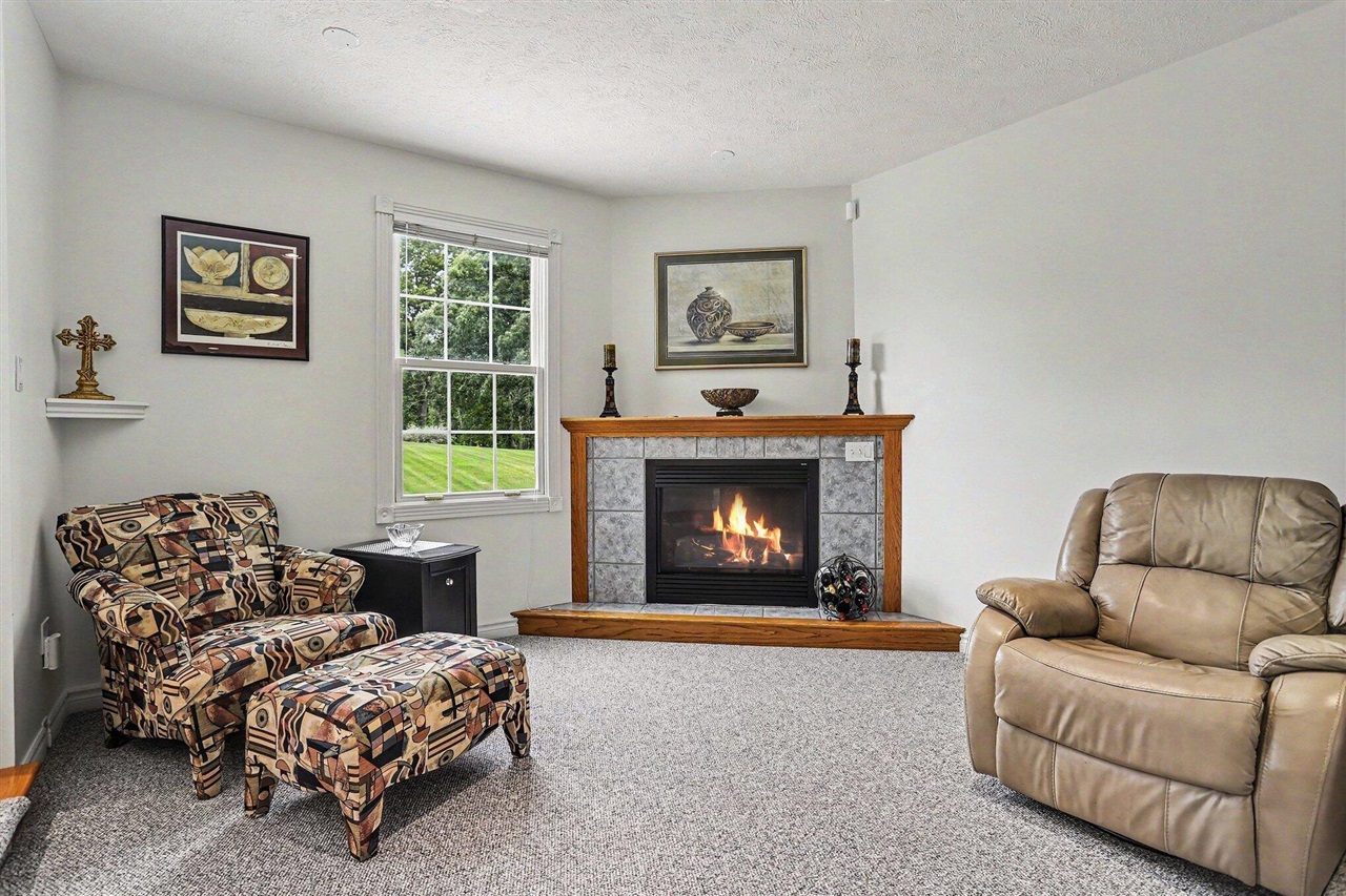 31 E Suttons Ridge Property Photo 5