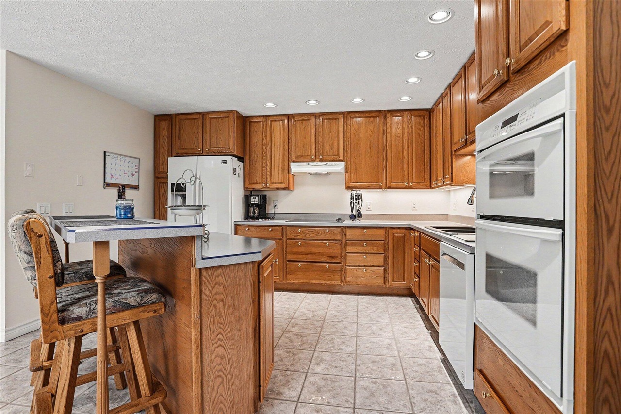 31 E Suttons Ridge Property Photo 6