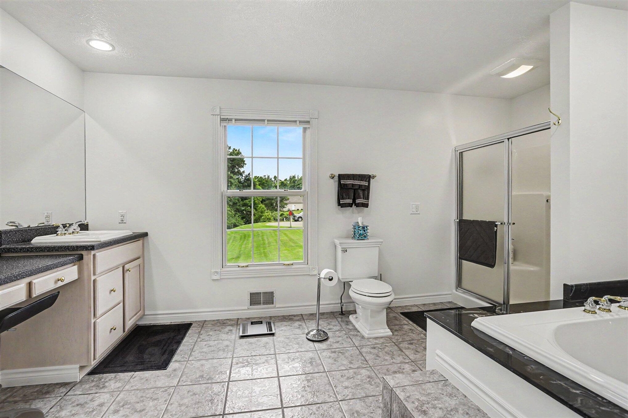31 E Suttons Ridge Property Photo 13
