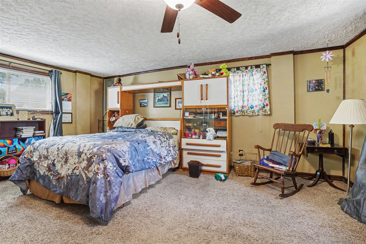 18988 32nd Street Property Photo 7