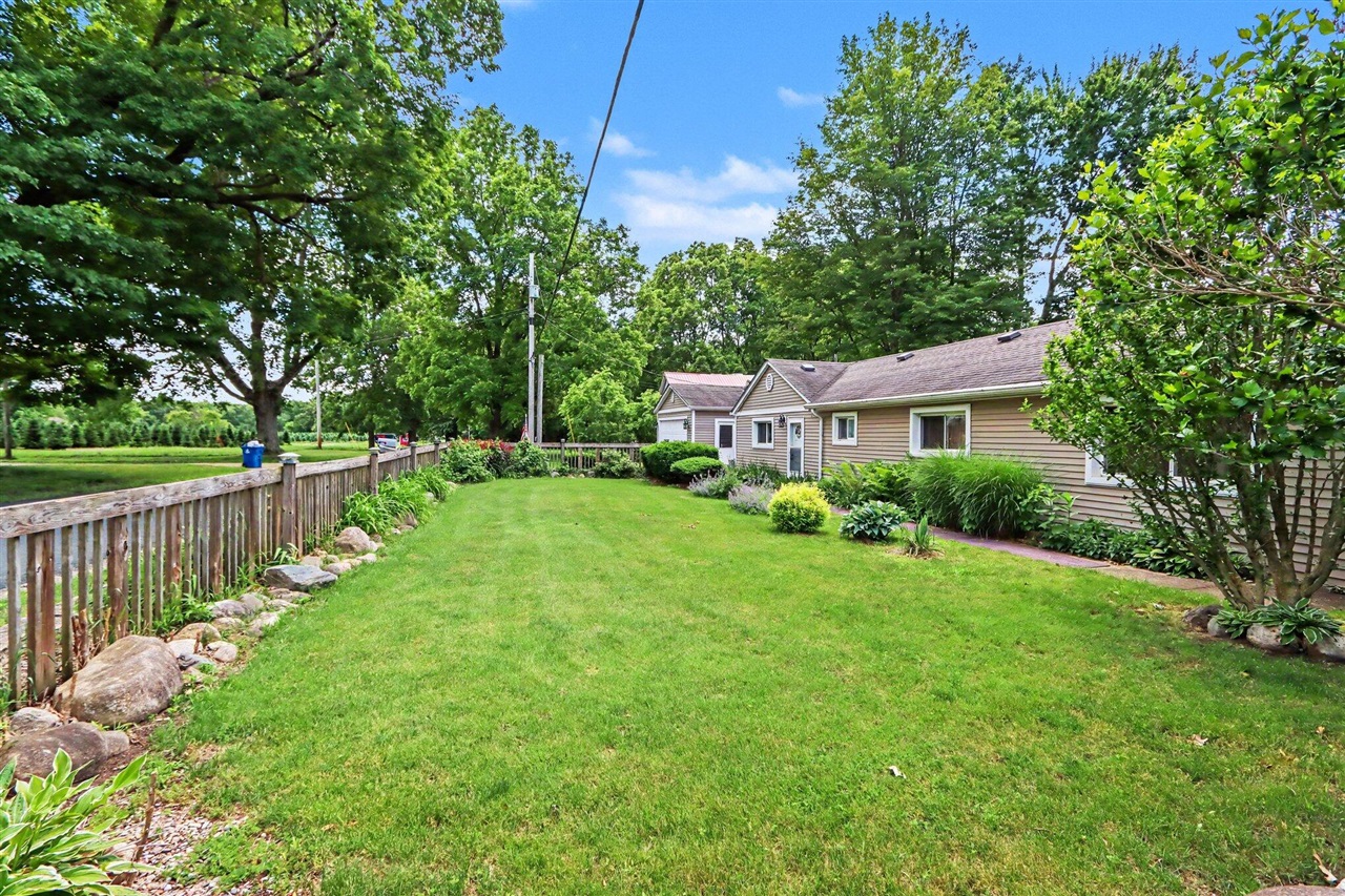 18988 32nd Street Property Photo 19