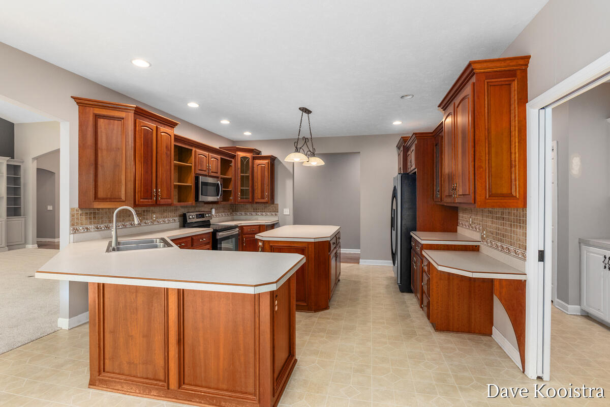 5133 Streamside Court Property Photo 19