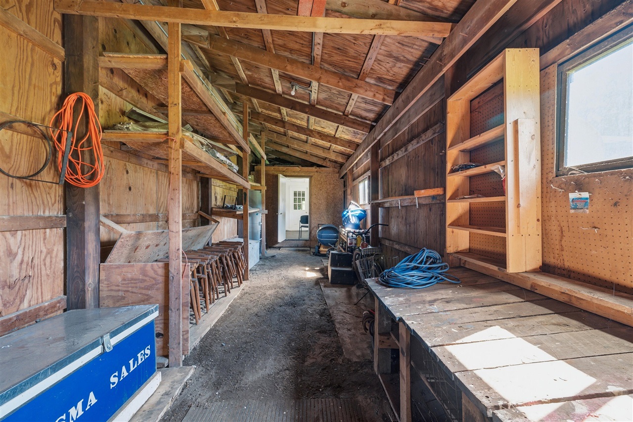 1925 S Bartlett Road Property Photo 18