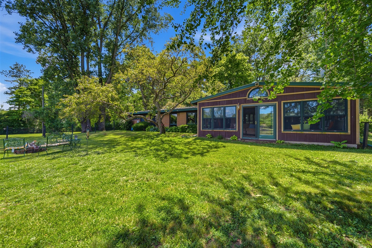1925 S Bartlett Road Property Photo 38