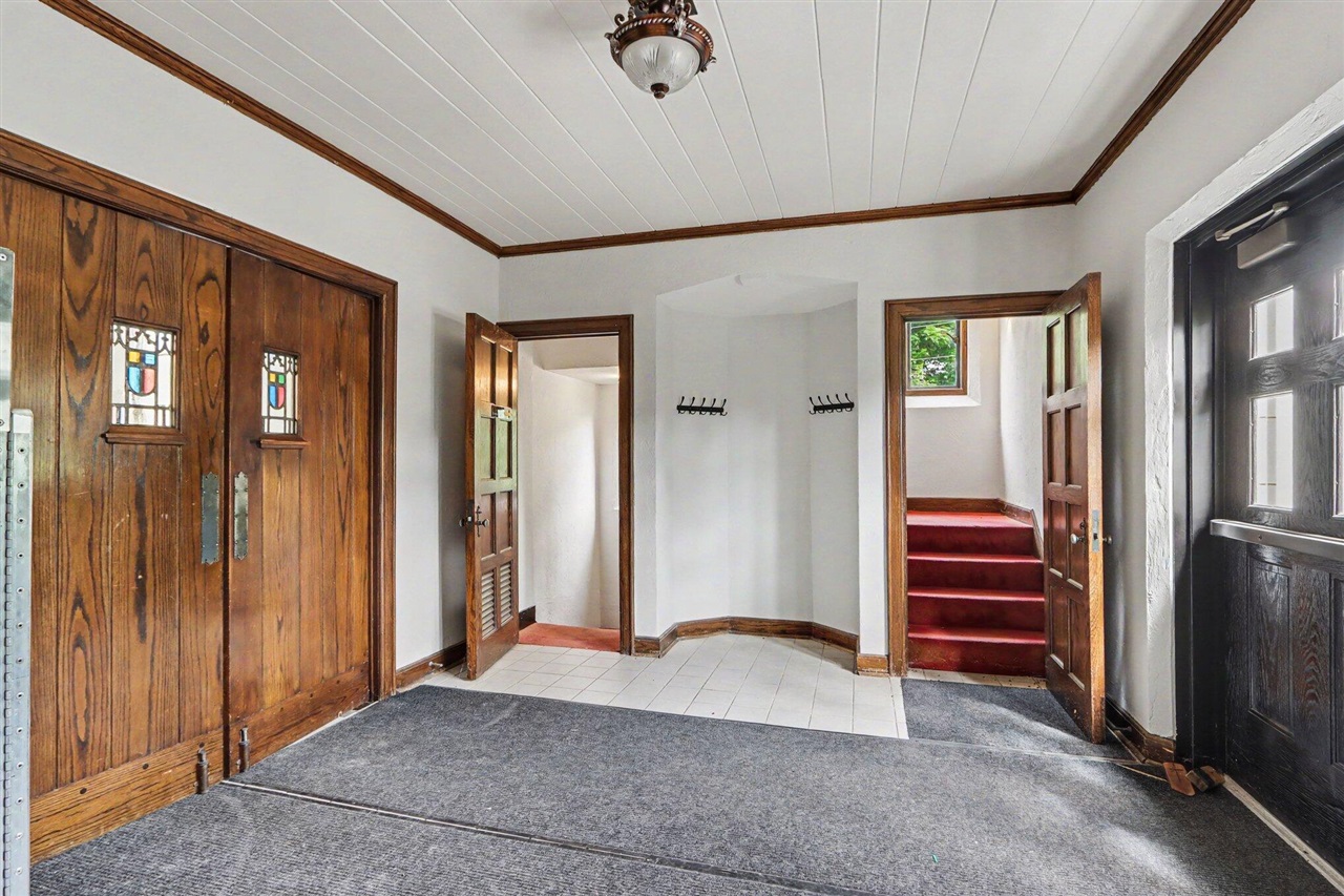 245 Court Street Property Photo 13