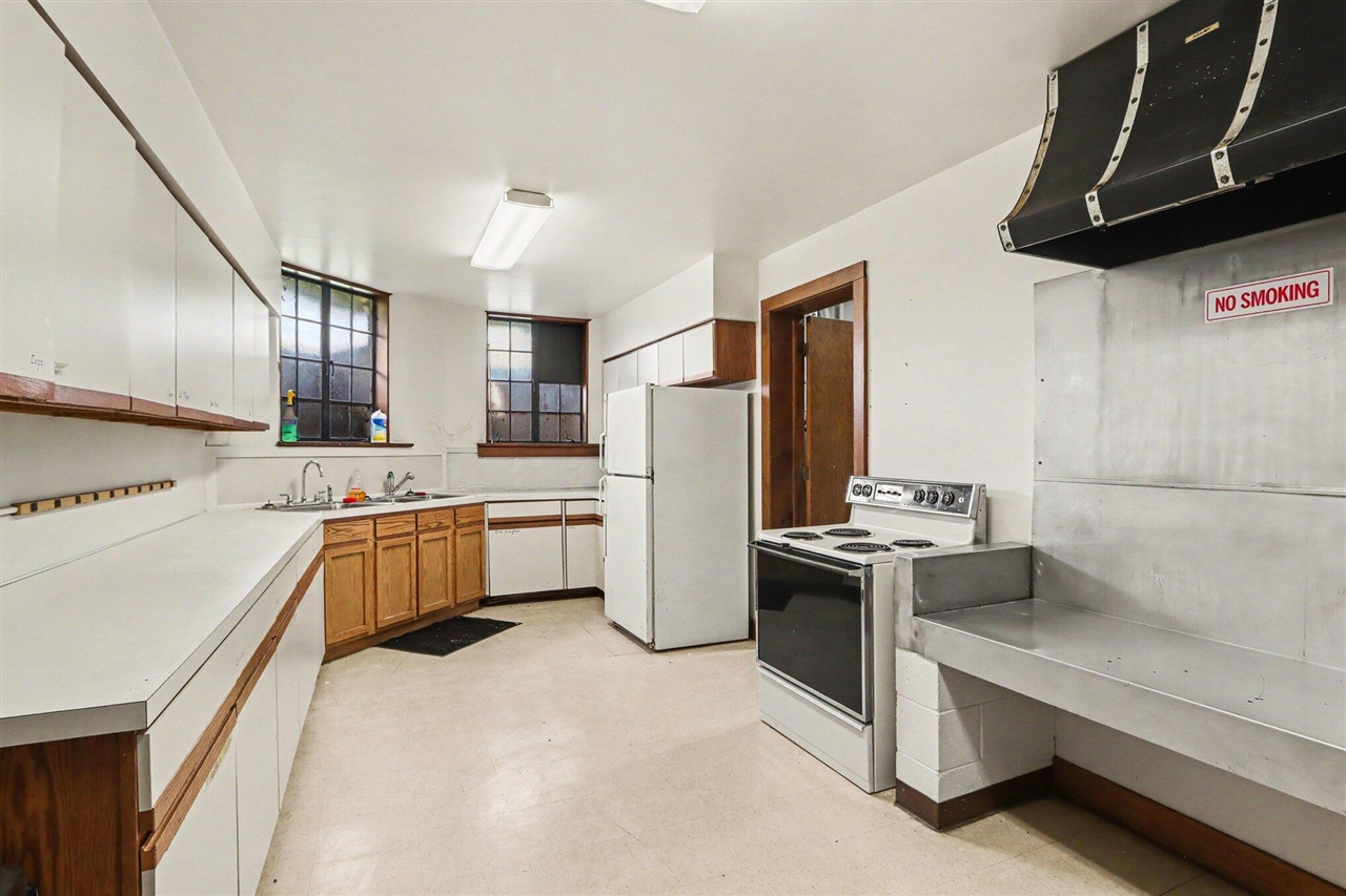 245 Court Street Property Photo 22