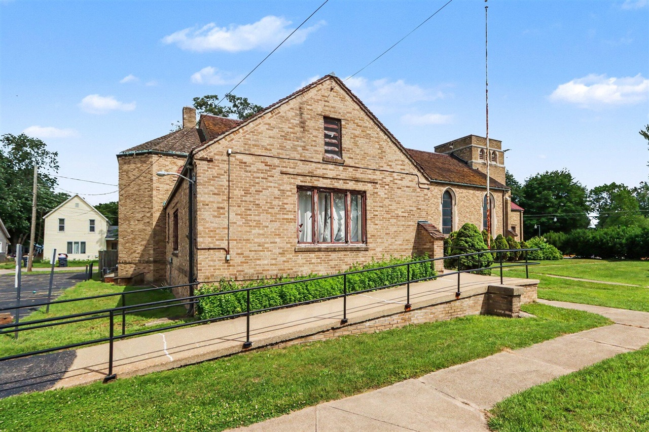 245 Court Street Property Photo 26