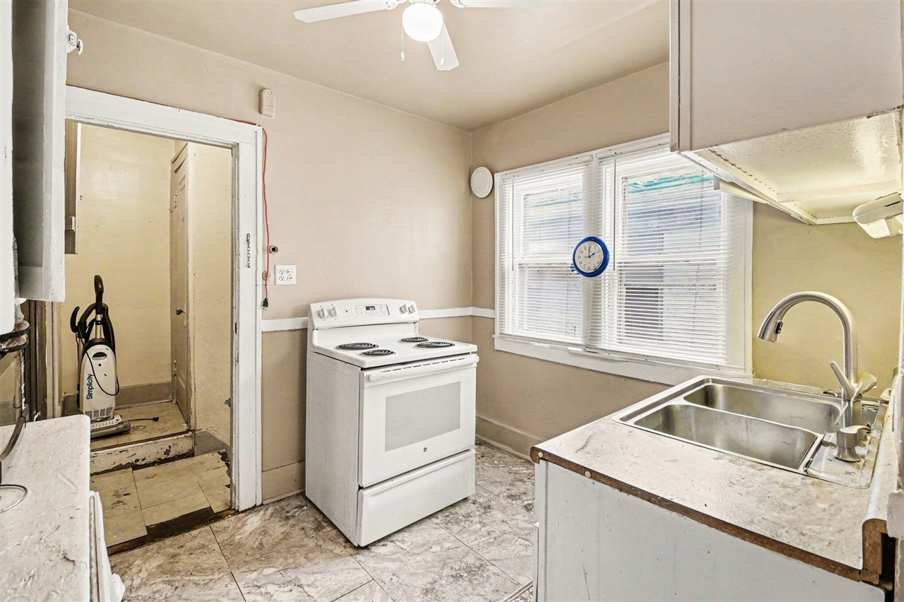 2660 Tuxedo Street Property Photo 8