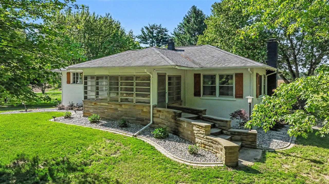16077 M-216 Property Photo 1