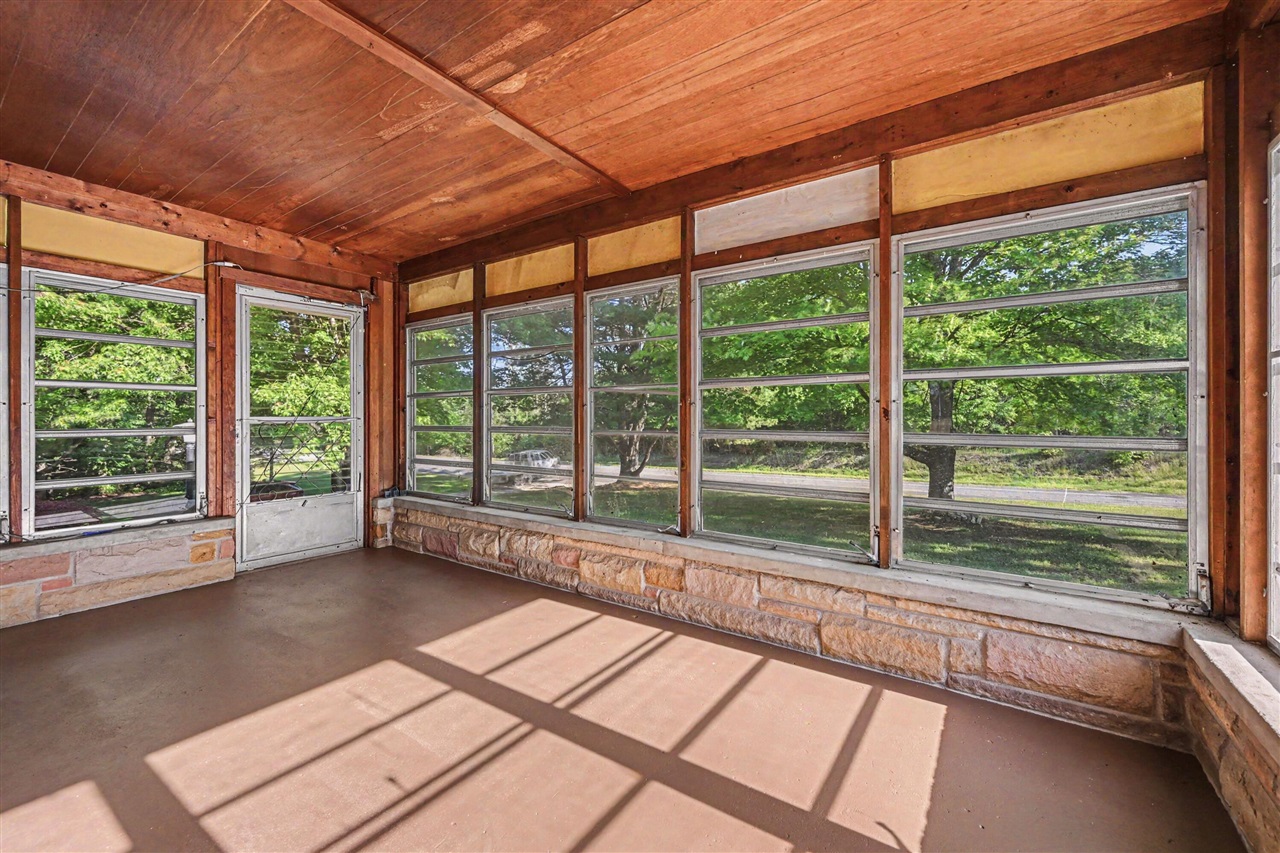16077 M-216 Property Photo 5