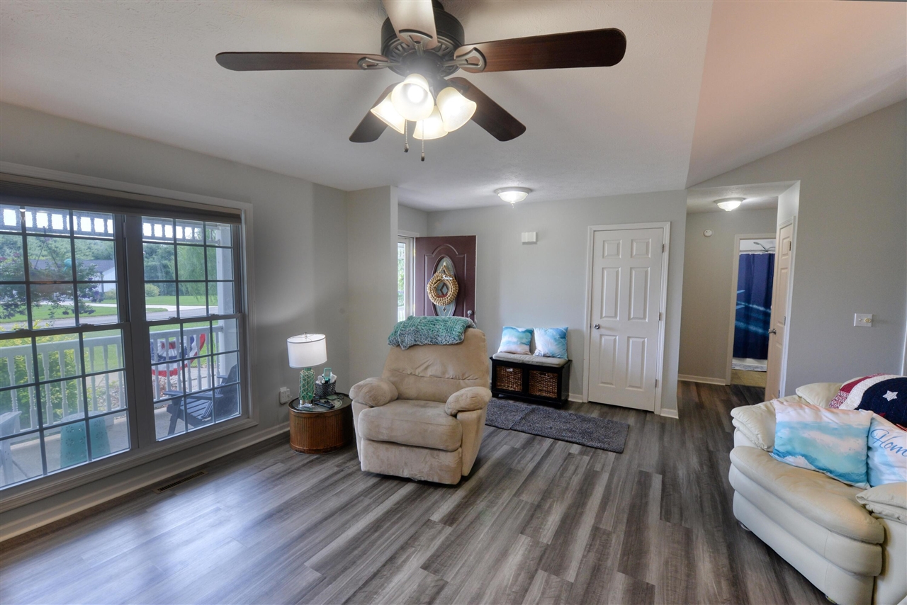 3860 Gateway Lane Property Photo 13