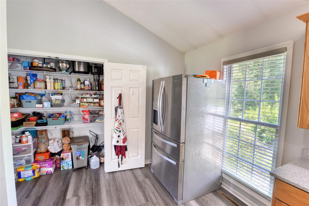 3860 Gateway Lane Property Photo 15