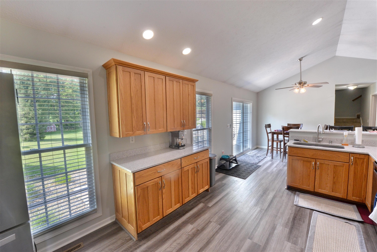 3860 Gateway Lane Property Photo 18