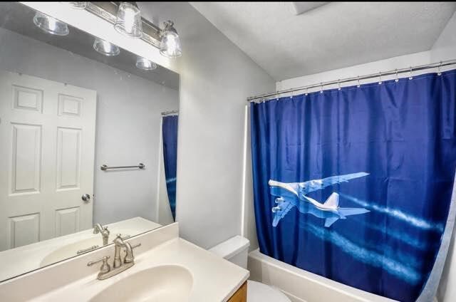 3860 Gateway Lane Property Photo 30