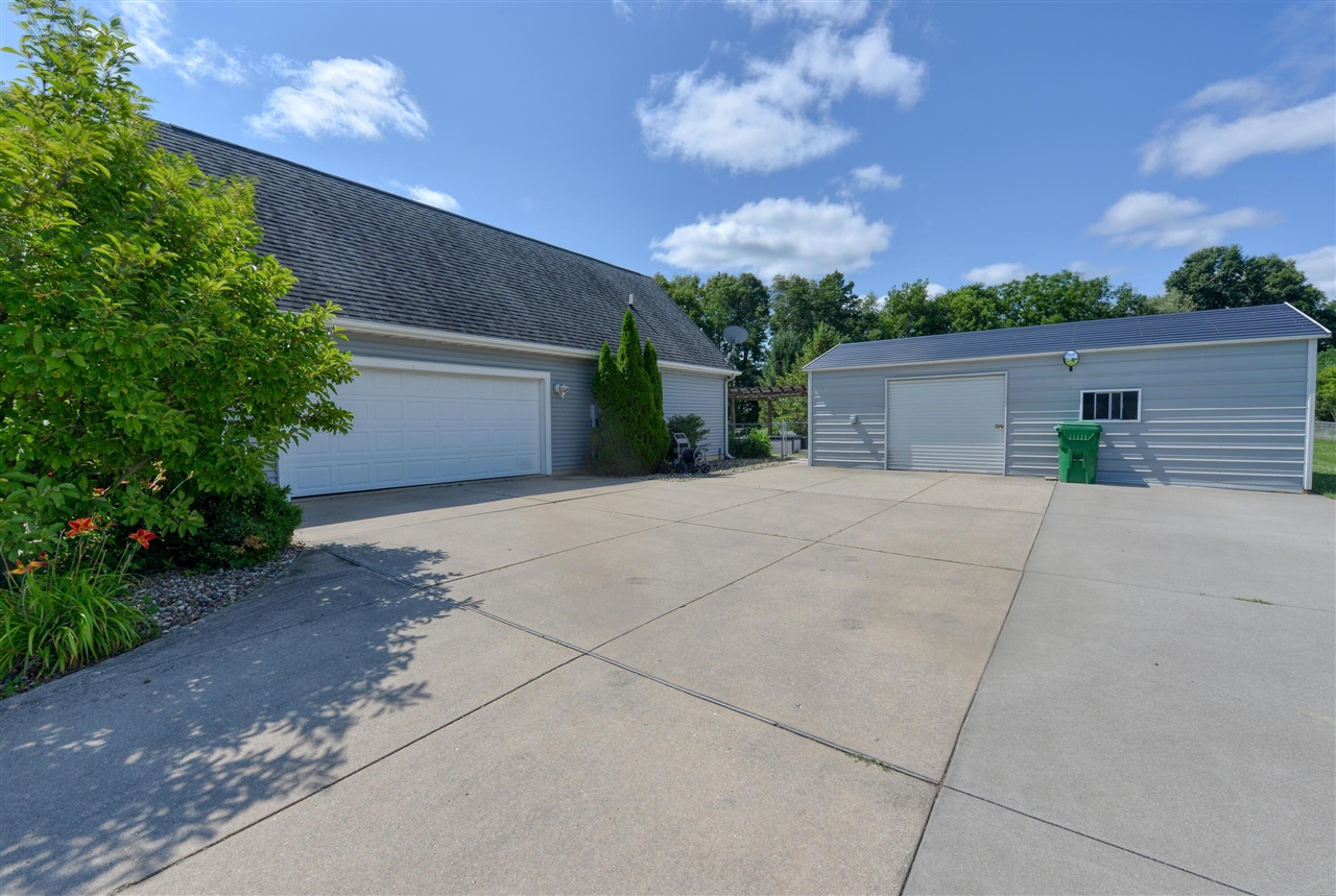 3860 Gateway Lane Property Photo 49