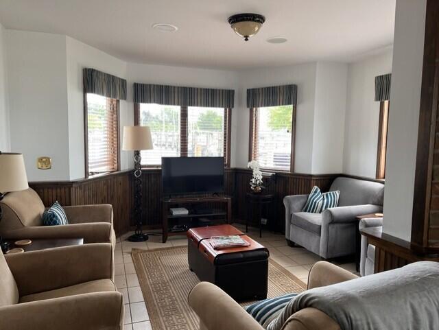 1200 Lakeshore Property Photo 12