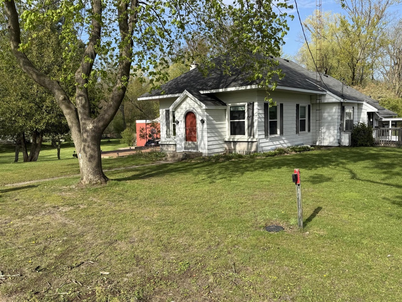 122 N Sherman Street Property Photo 1