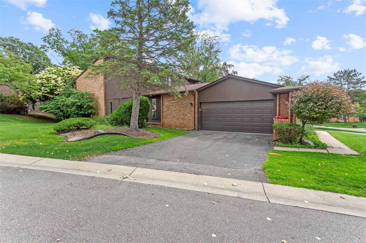 2260 Bordeaux Street Property Photo 1