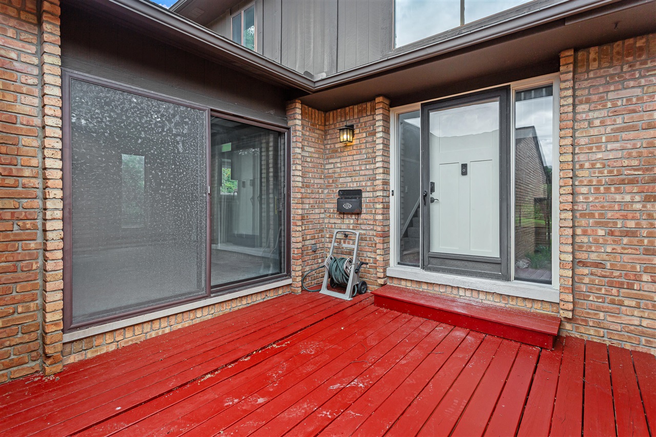 2260 Bordeaux Street Property Photo 5