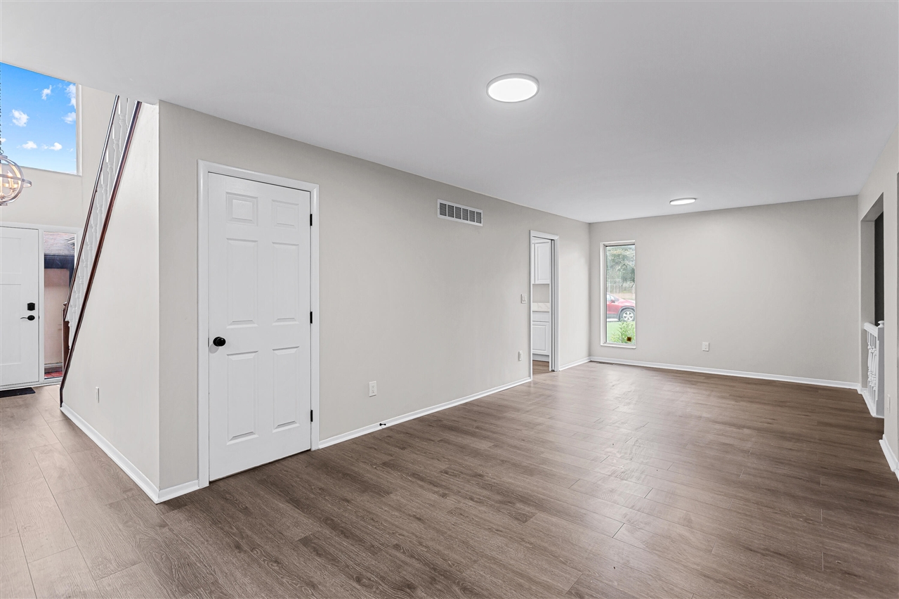 2260 Bordeaux Street Property Photo 27