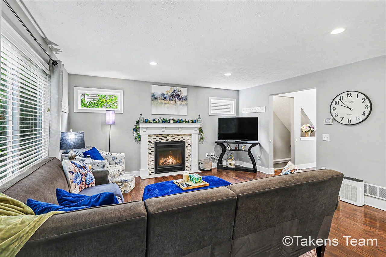 4336 Norway Street Property Photo 7