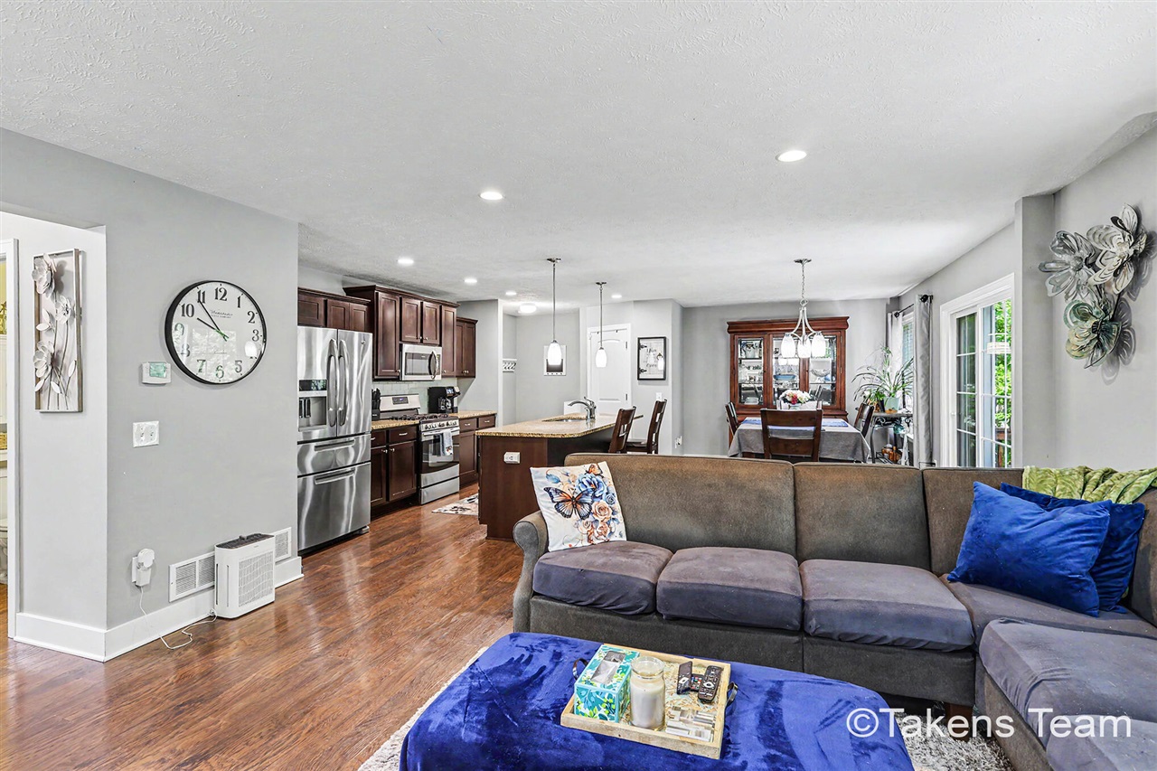 4336 Norway Street Property Photo 8