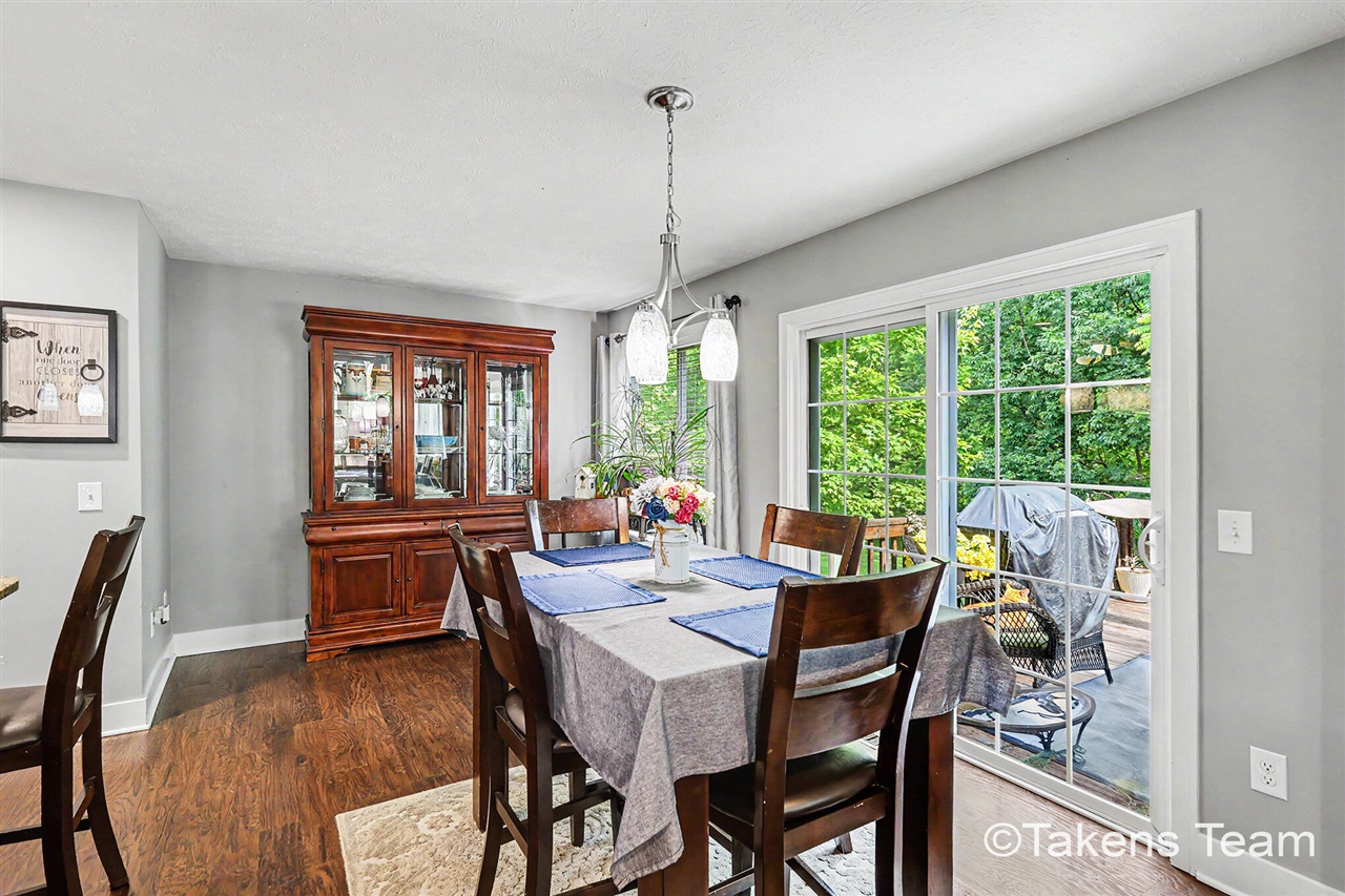 4336 Norway Street Property Photo 10