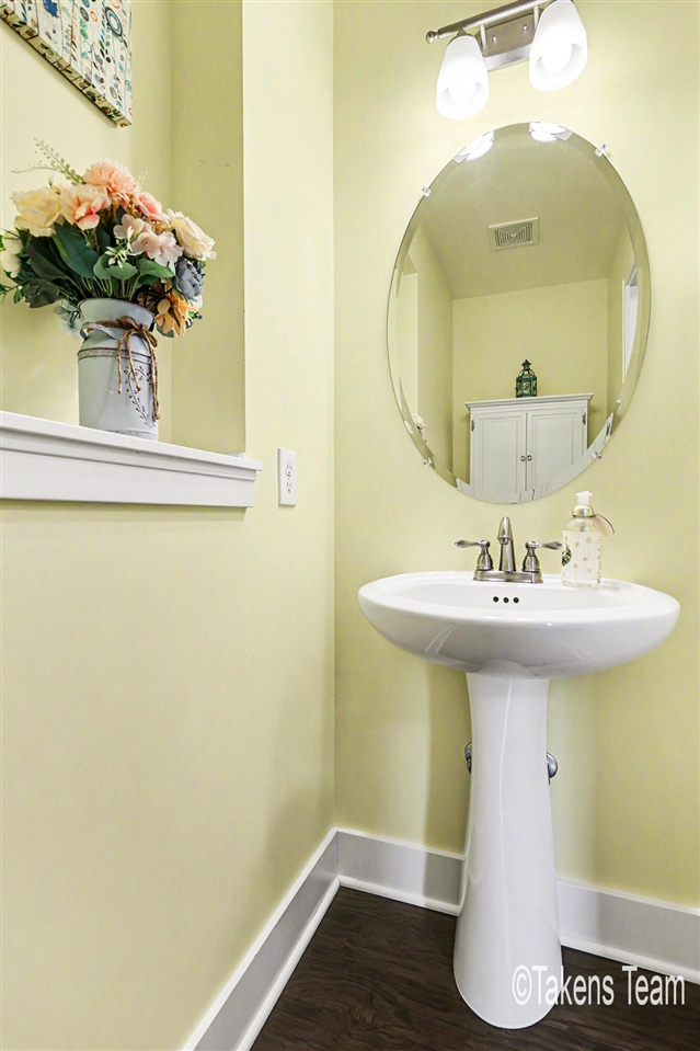 4336 Norway Street Property Photo 11
