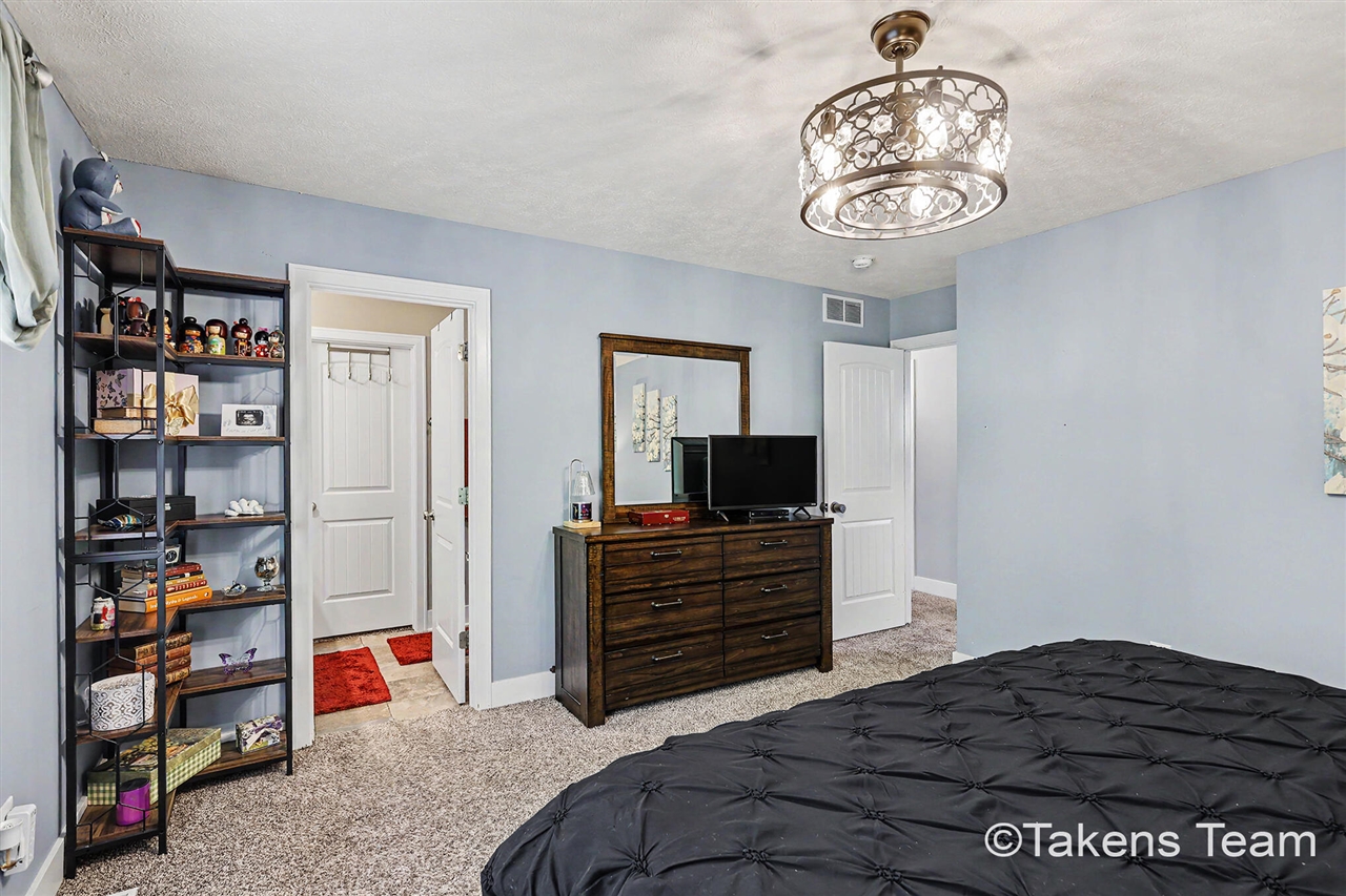 4336 Norway Street Property Photo 13