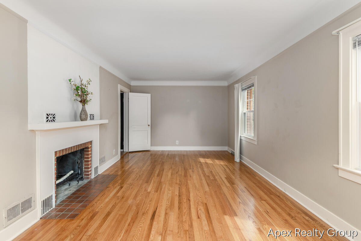 555 E Central Avenue Property Photo 5