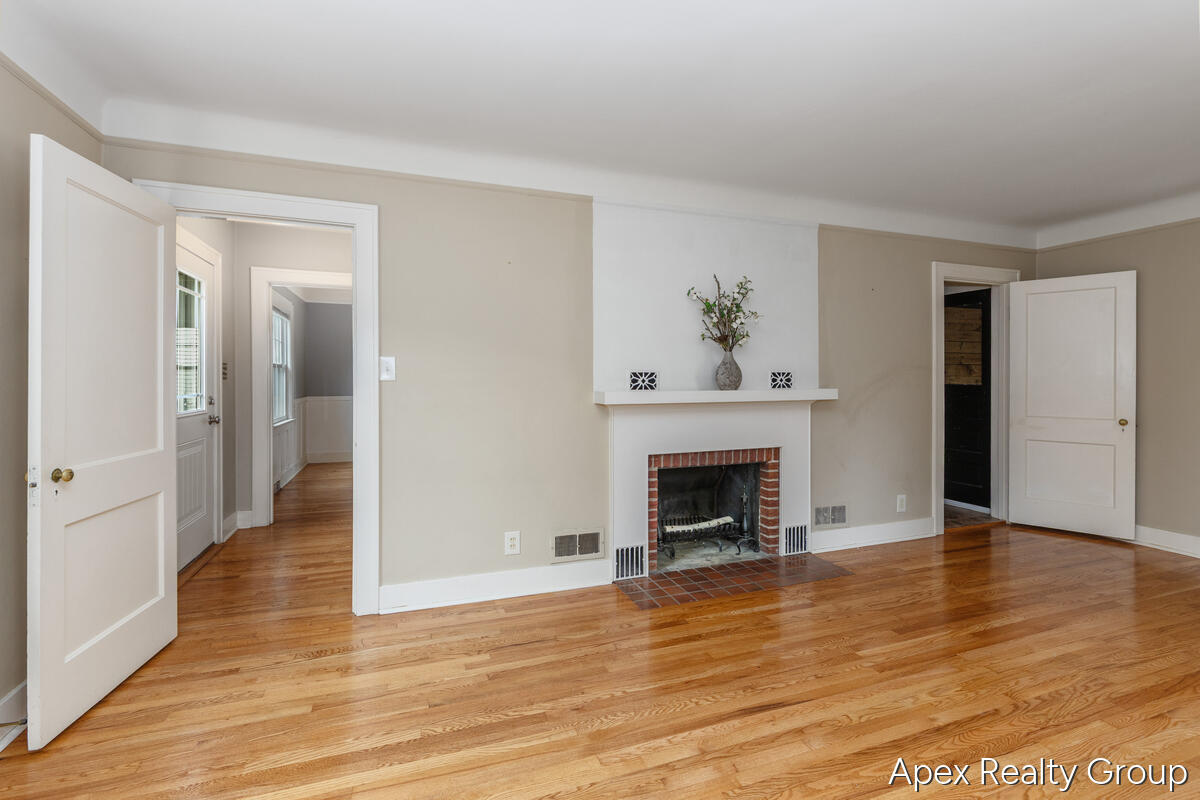 555 E Central Avenue Property Photo 6