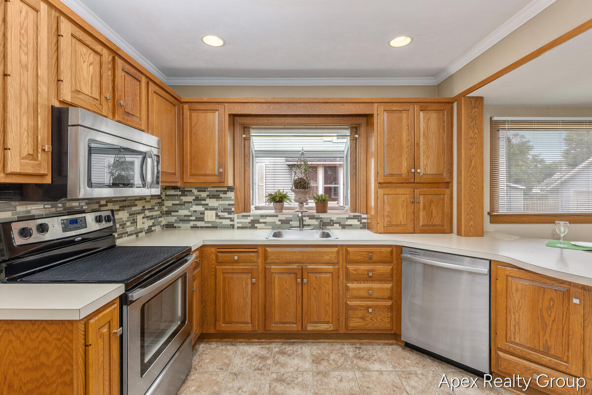555 E Central Avenue Property Photo 10