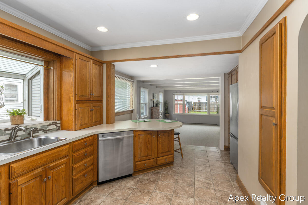 555 E Central Avenue Property Photo 11