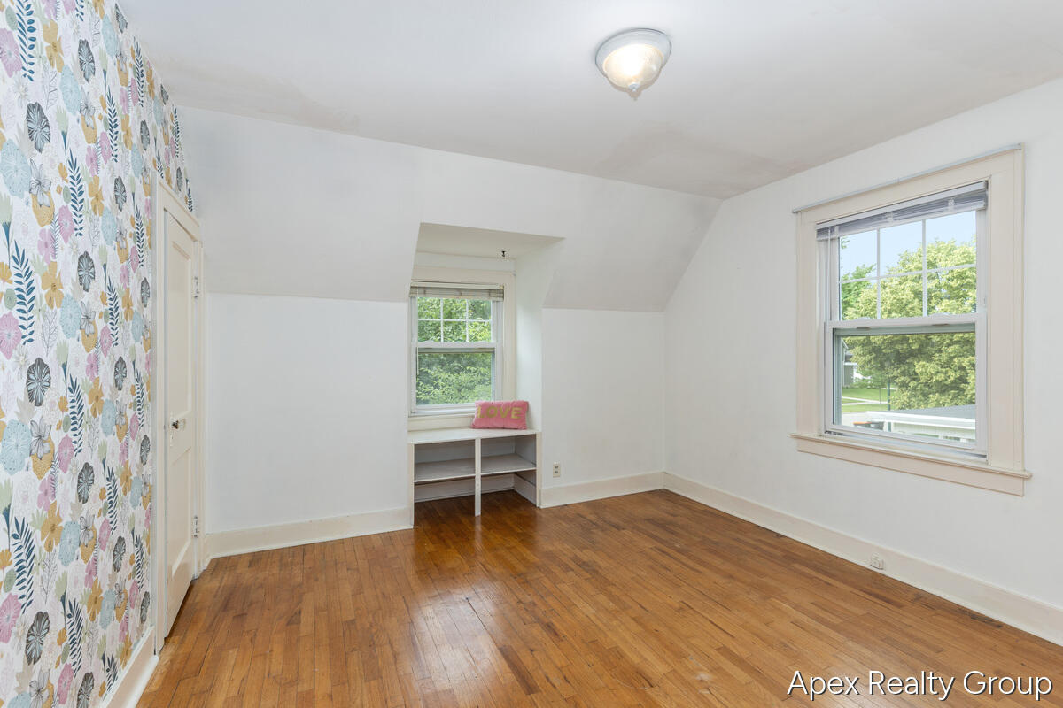 555 E Central Avenue Property Photo 17