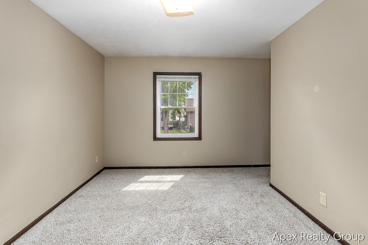 555 E Central Avenue Property Photo 23