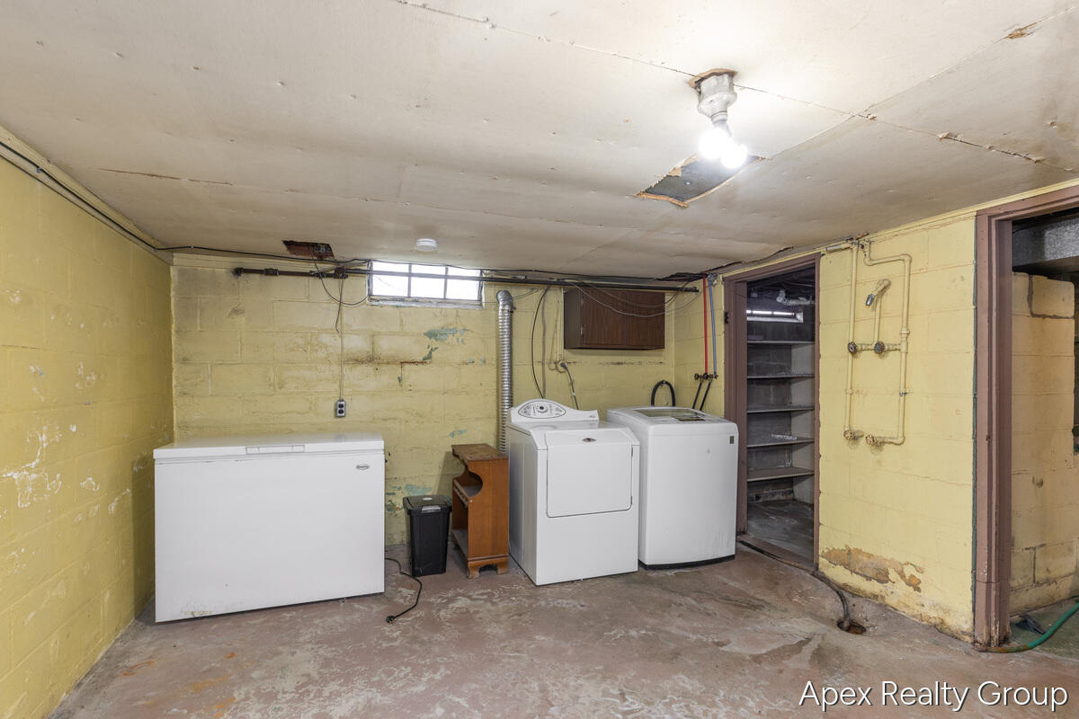 555 E Central Avenue Property Photo 24