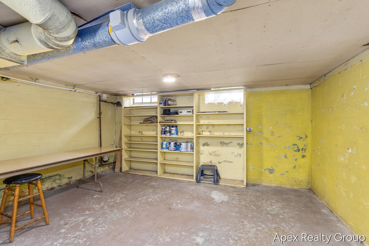 555 E Central Avenue Property Photo 25