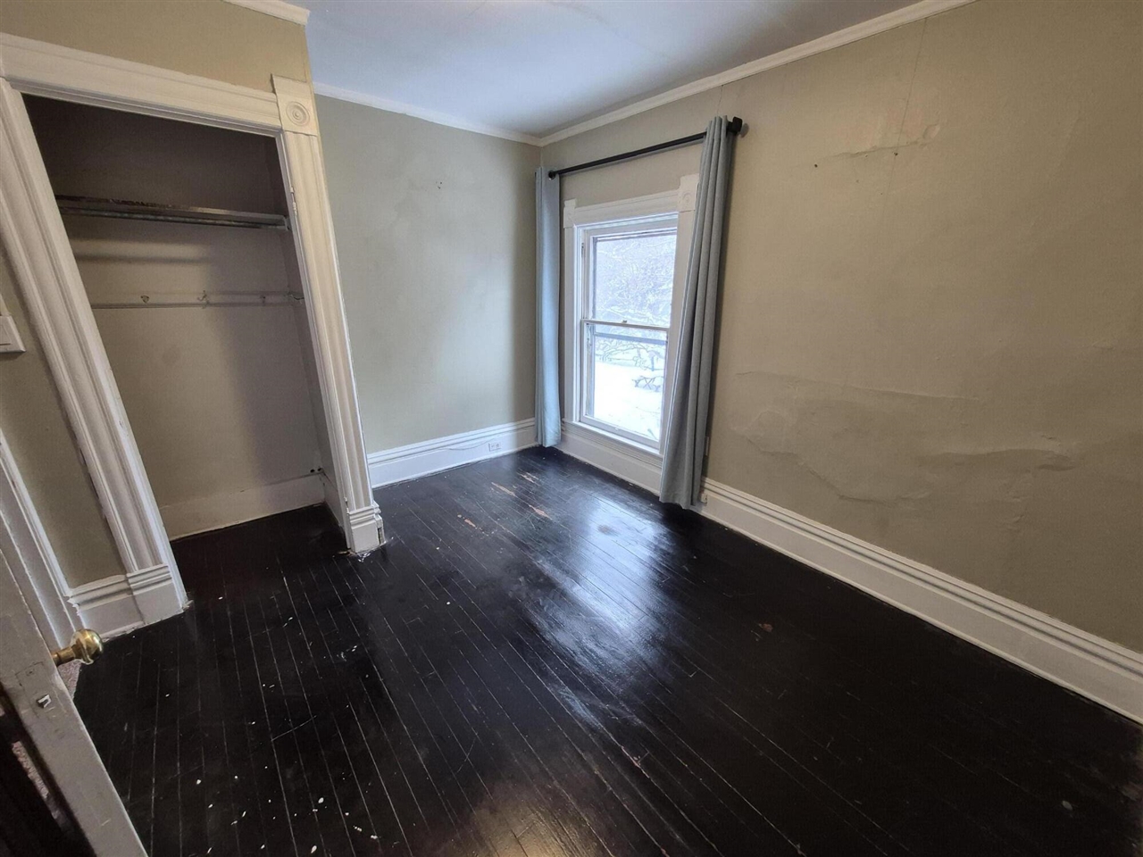 300 Eureka Avenue Property Photo 2