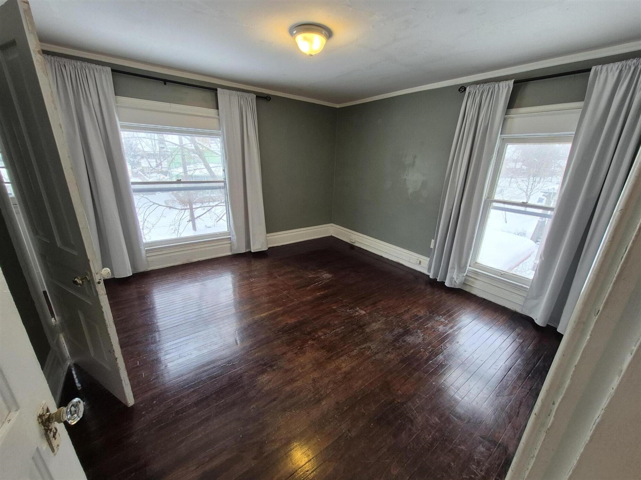 300 Eureka Avenue Property Photo 5