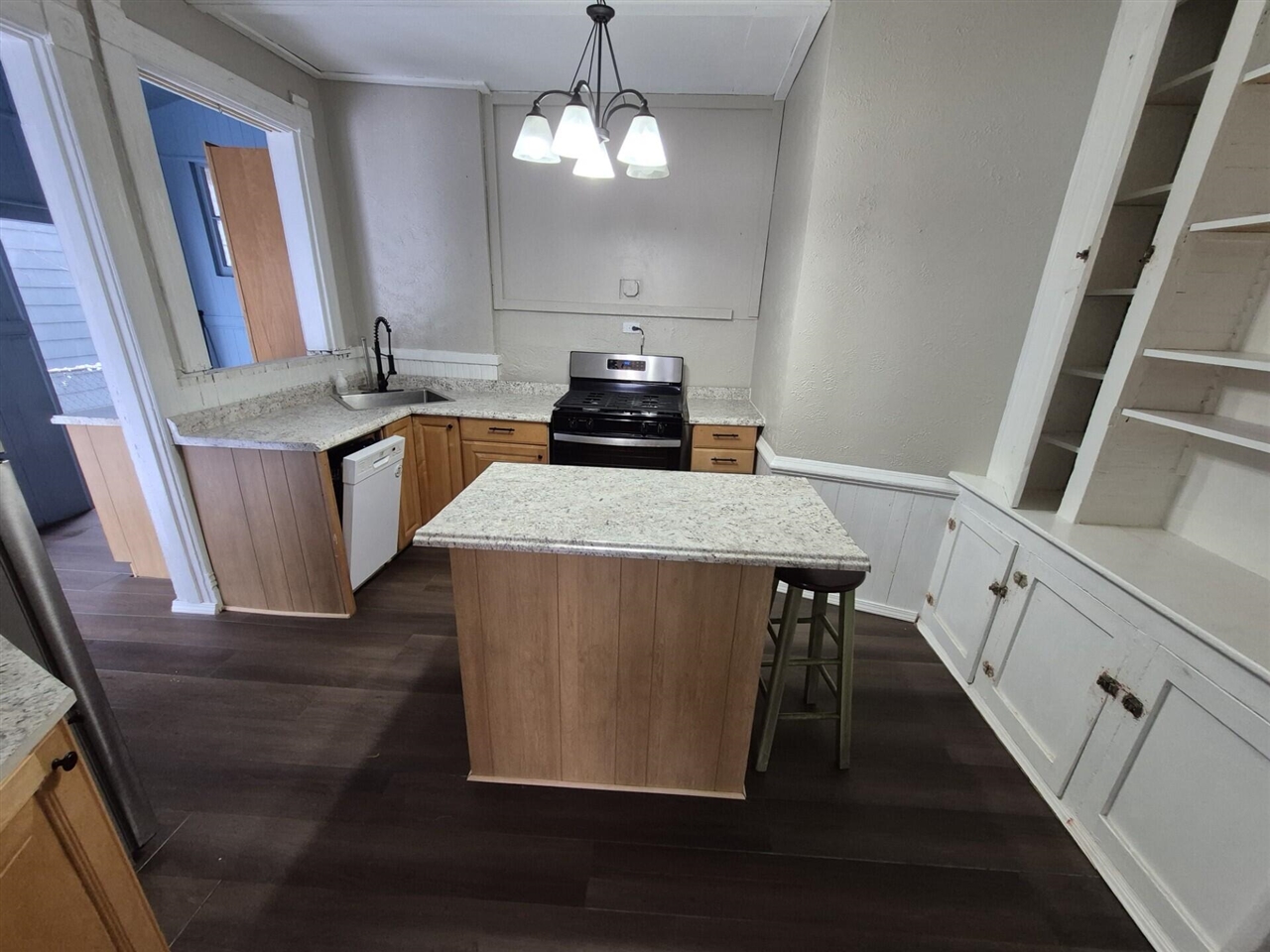 300 Eureka Avenue Property Photo 7