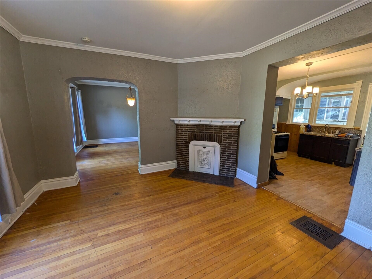 300 Eureka Avenue Property Photo 13