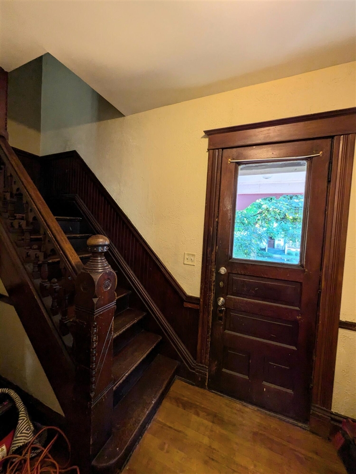 300 Eureka Avenue Property Photo 17
