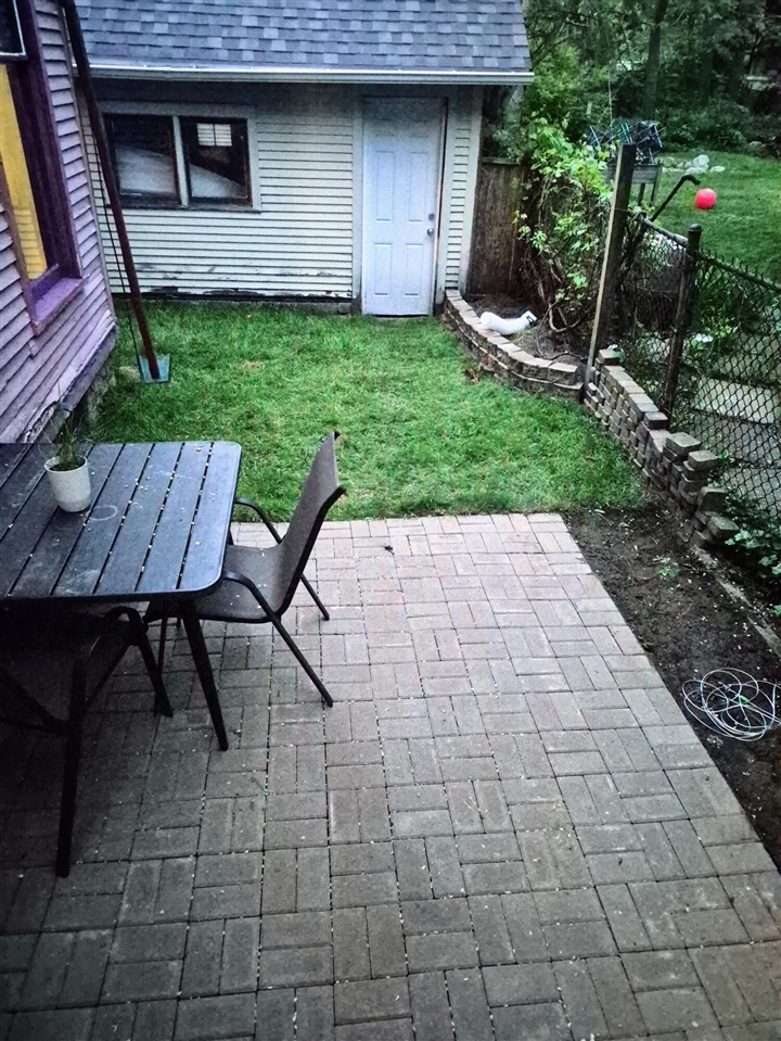 300 Eureka Avenue Property Photo 29