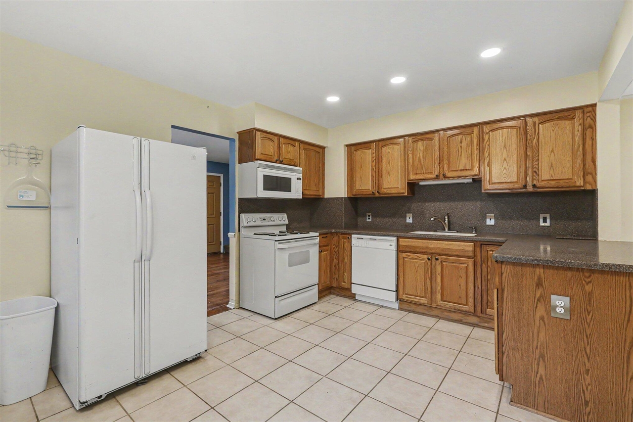 8485 Forrest Drive Property Photo 7