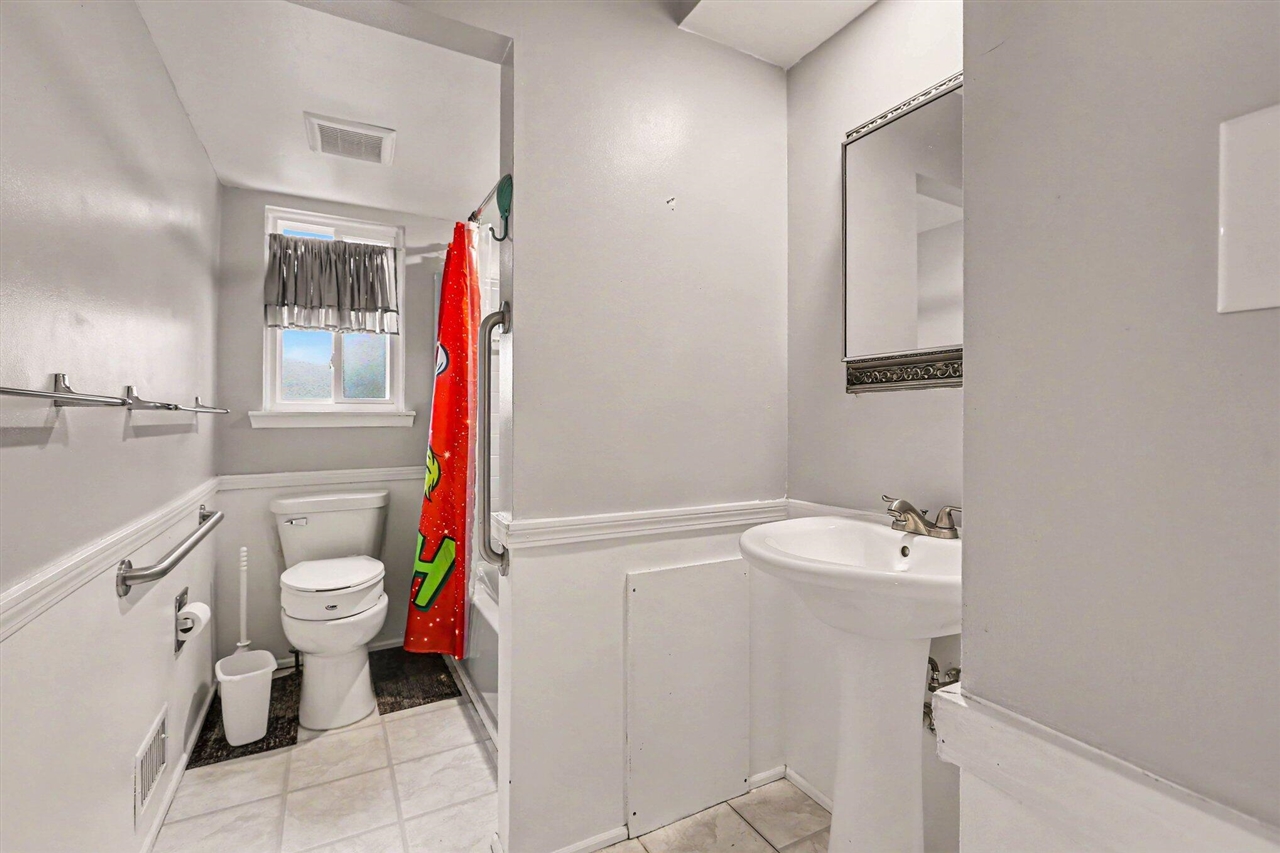8485 Forrest Drive Property Photo 11
